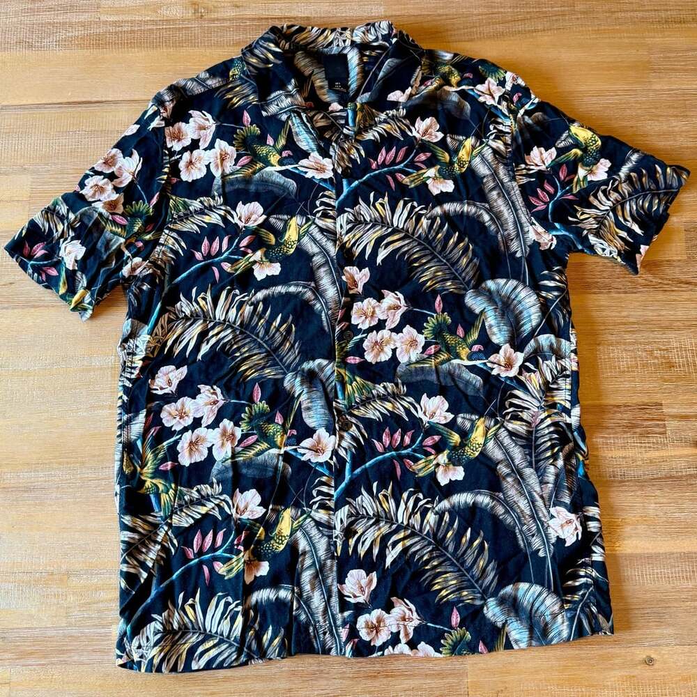 H&M Black Floral Tropical Hawaiian Short Sleeve Button Down Shirt